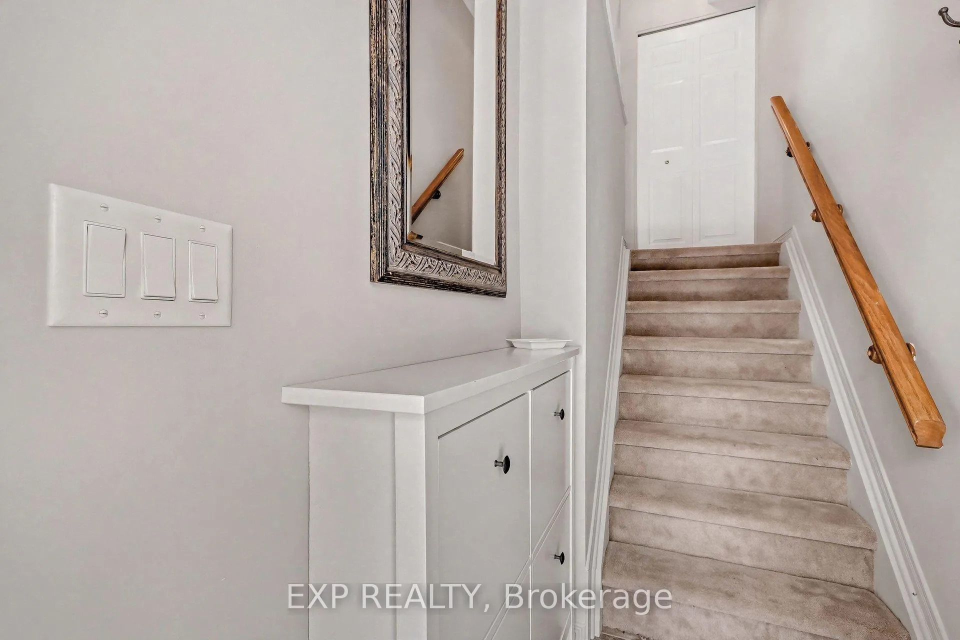 Photo 5 of 211 Gershwin Private, Ottawa, Westcliffe Estates — HOMEH