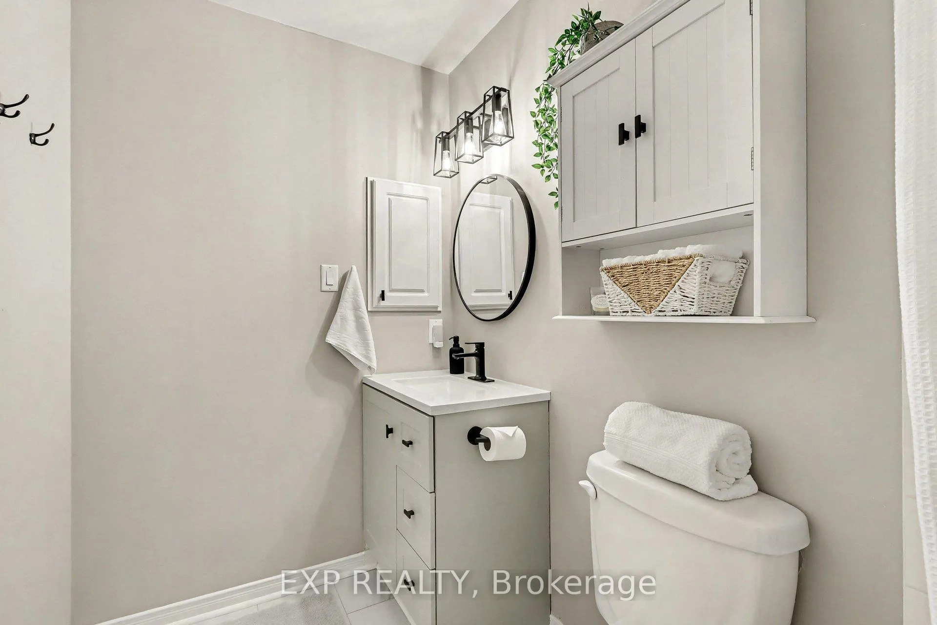 Photo 19 of 211 Gershwin Private, Ottawa, Westcliffe Estates — HOMEH
