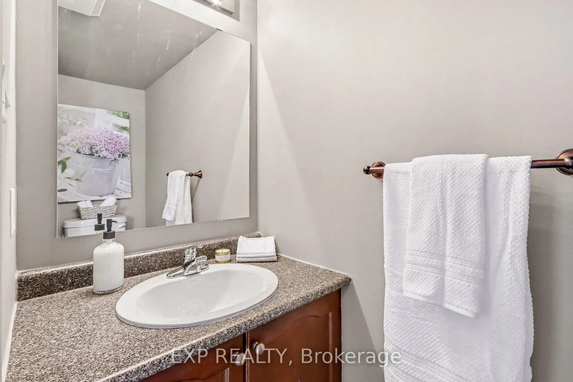 Photo 25 of 211 Gershwin Private, Ottawa, Westcliffe Estates — HOMEH