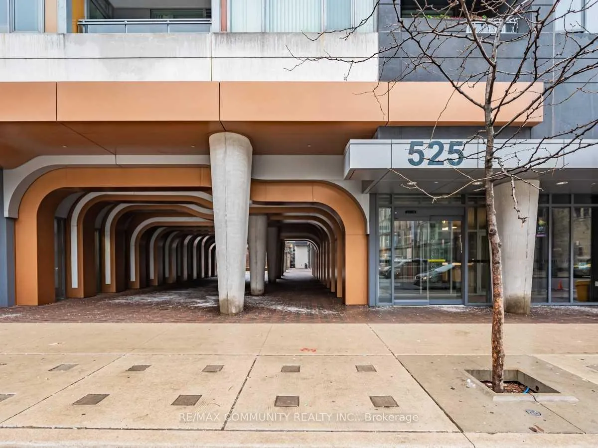 Photo 2 of Unit 631, 525 Adelaide Street W, Toronto, Waterfront Communities — HOMEH
