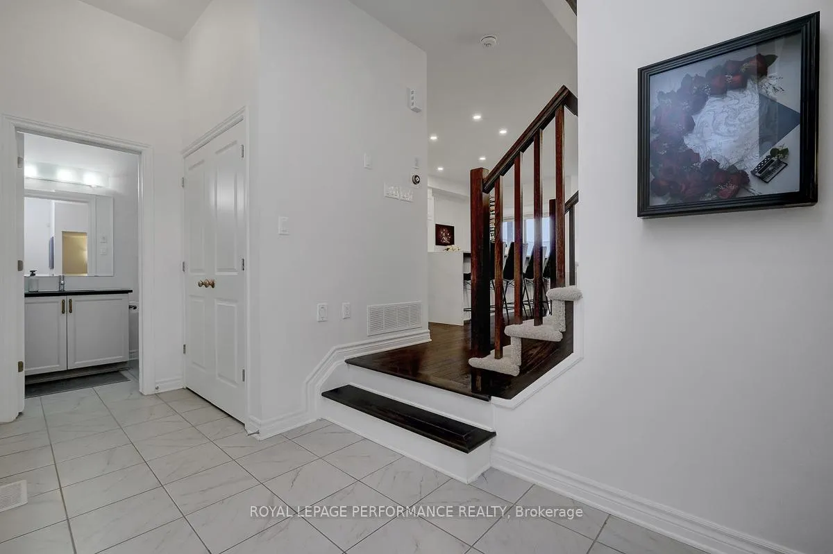 Photo 4 of 125 Dun Skipper Drive, Ottawa, Blossom Park/Kemp Park/Findlay Creek — HOMEH