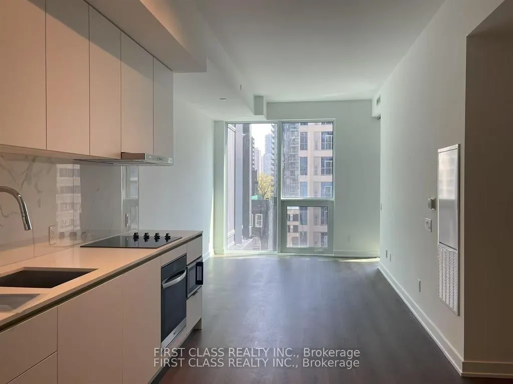 Photo 3 of Unit 606, 8 Wellesley Street W, Toronto, Bay Street Corridor — HOMEH
