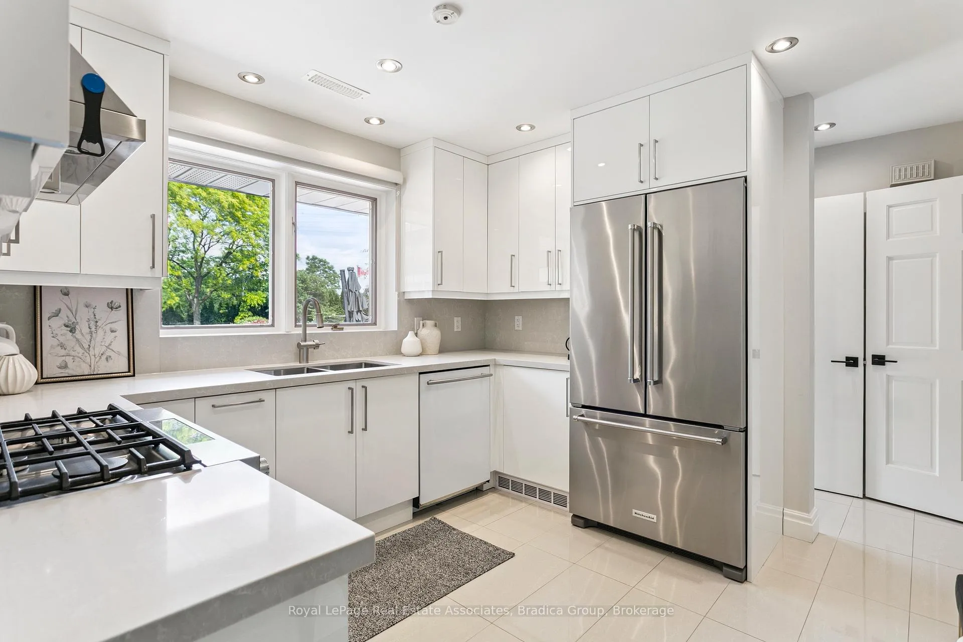 Photo 20 of 19 Lorraine Gardens, Etobicoke, Islington-City Centre West — HOMEH