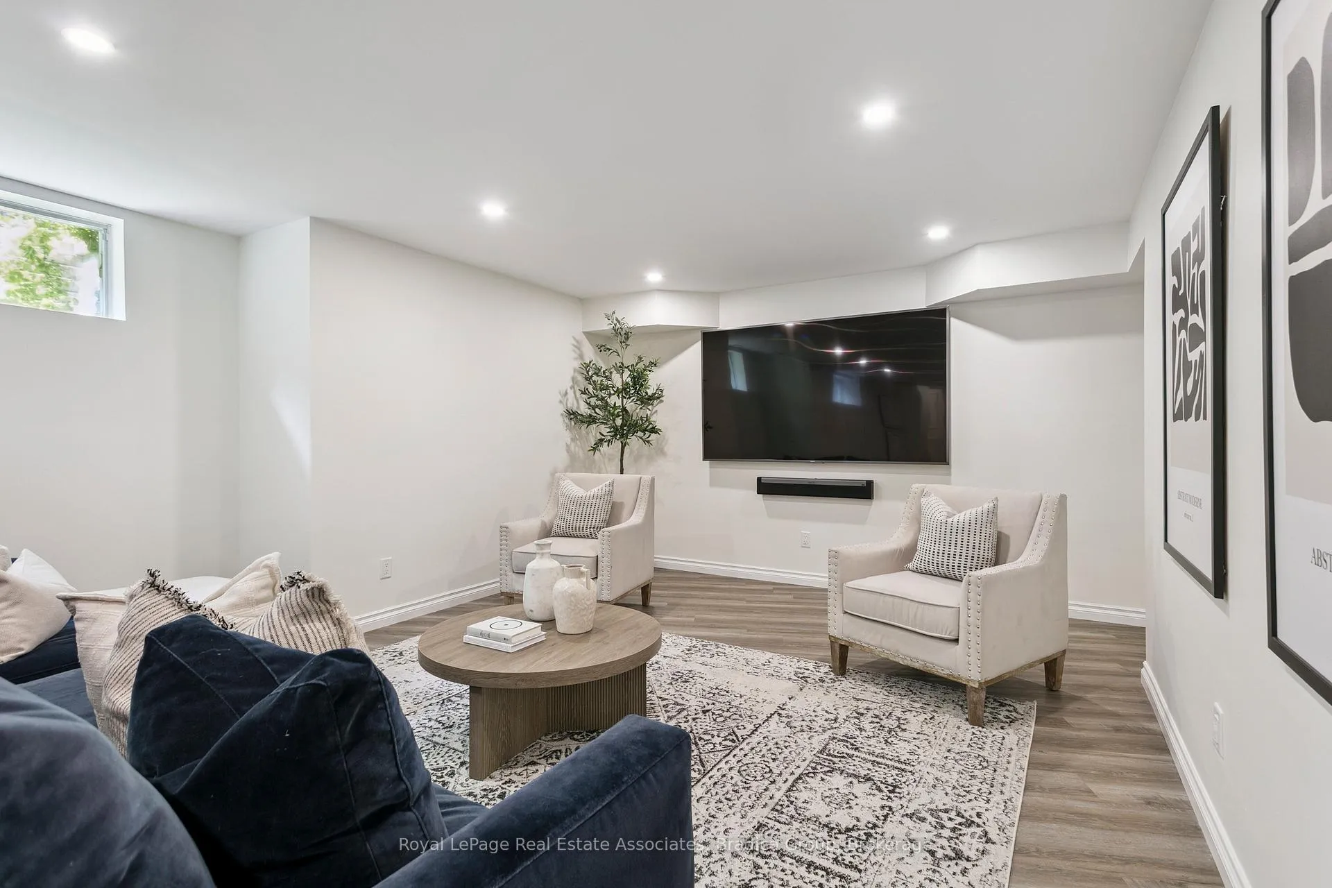 Photo 32 of 19 Lorraine Gardens, Etobicoke, Islington-City Centre West — HOMEH