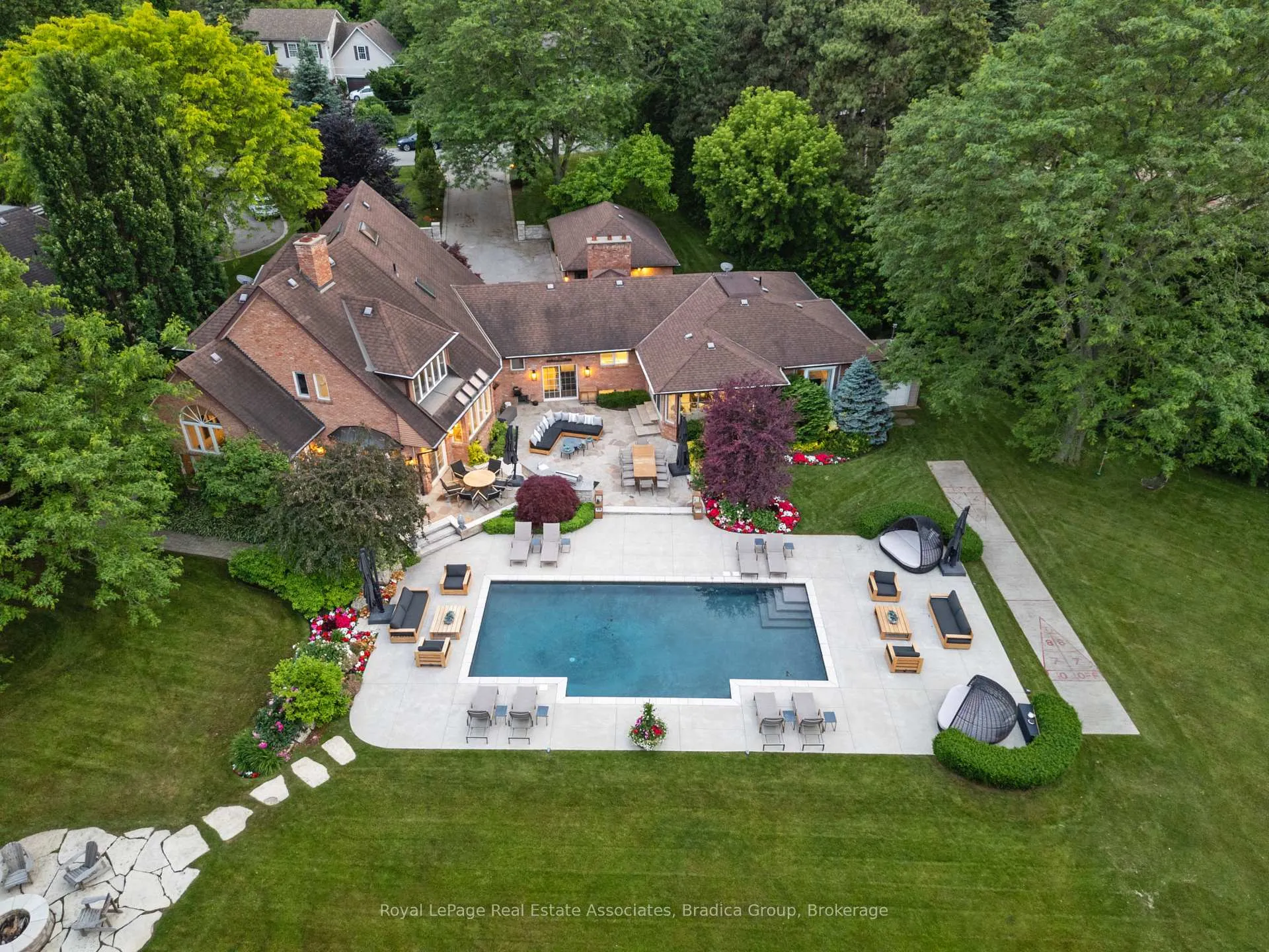 Photo 37 of 19 Lorraine Gardens, Etobicoke, Islington-City Centre West — HOMEH