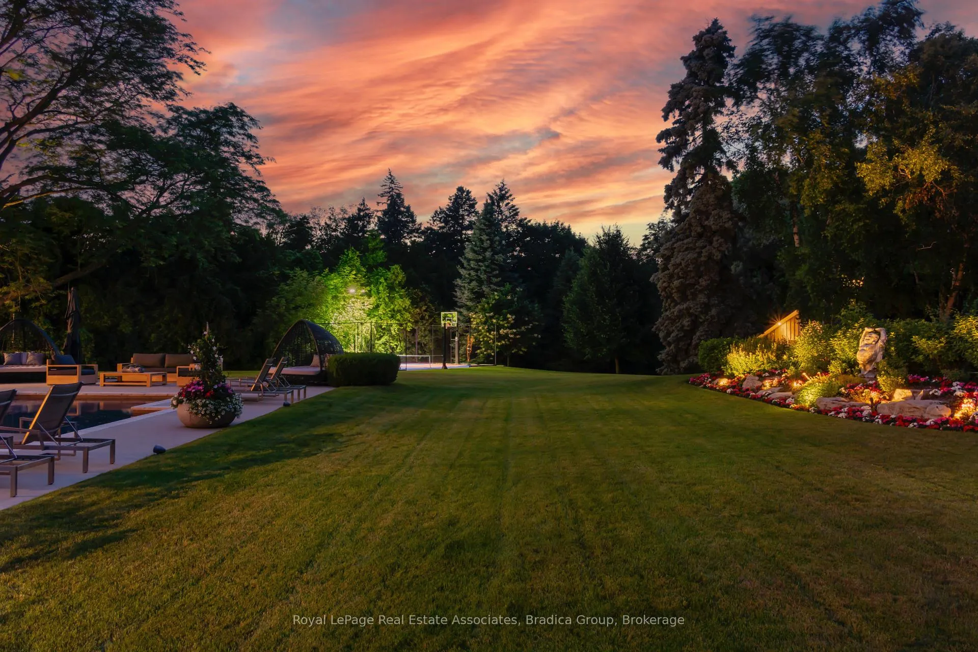 Photo 48 of 19 Lorraine Gardens, Etobicoke, Islington-City Centre West — HOMEH