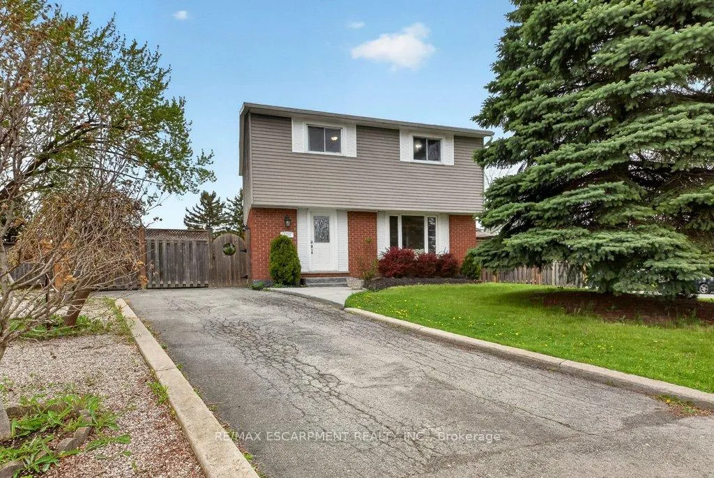 Photo 1 of 120 Chilton Drive, Hamilton, Stoney Creek Mountain — HOMEH