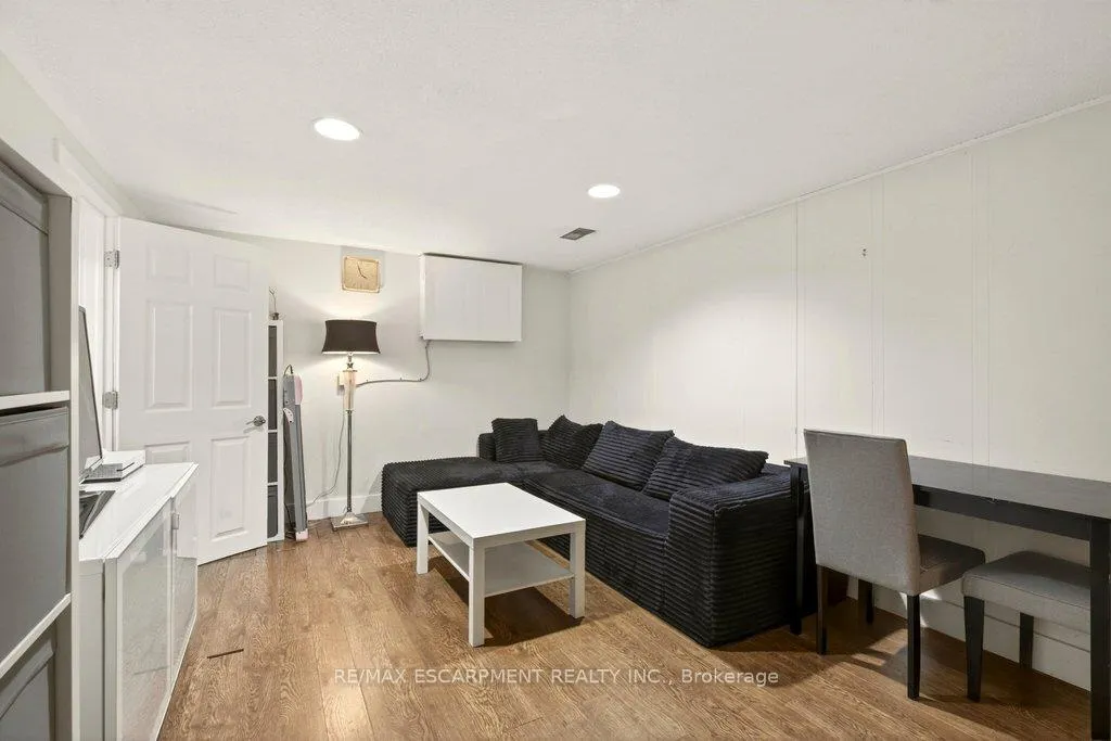 Photo 20 of 120 Chilton Drive, Hamilton, Stoney Creek Mountain — HOMEH
