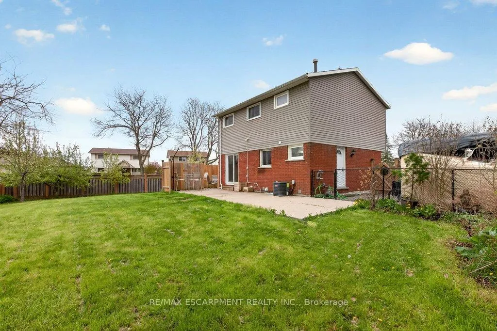 Photo 24 of 120 Chilton Drive, Hamilton, Stoney Creek Mountain — HOMEH