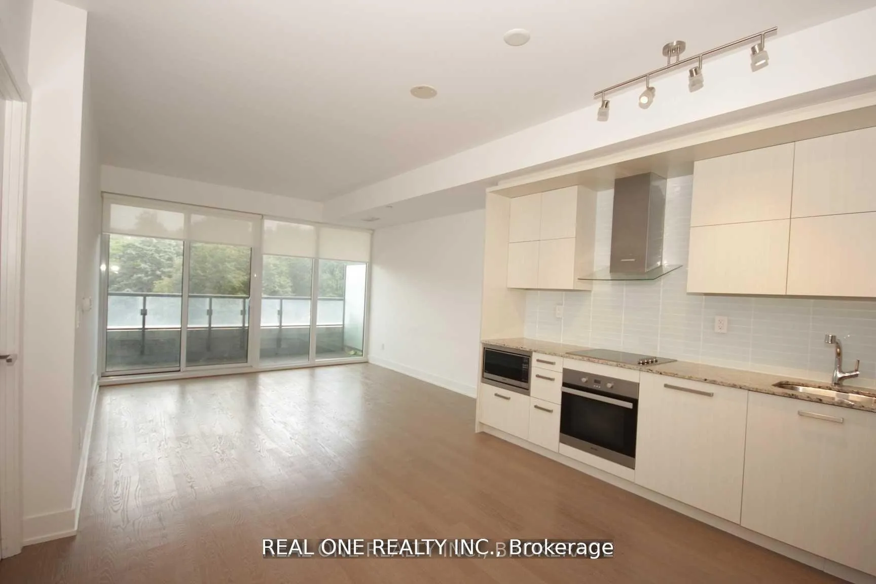 Photo 4 of Unit 305, 3018 Yonge Street, Toronto, Lawrence Park South — HOMEH