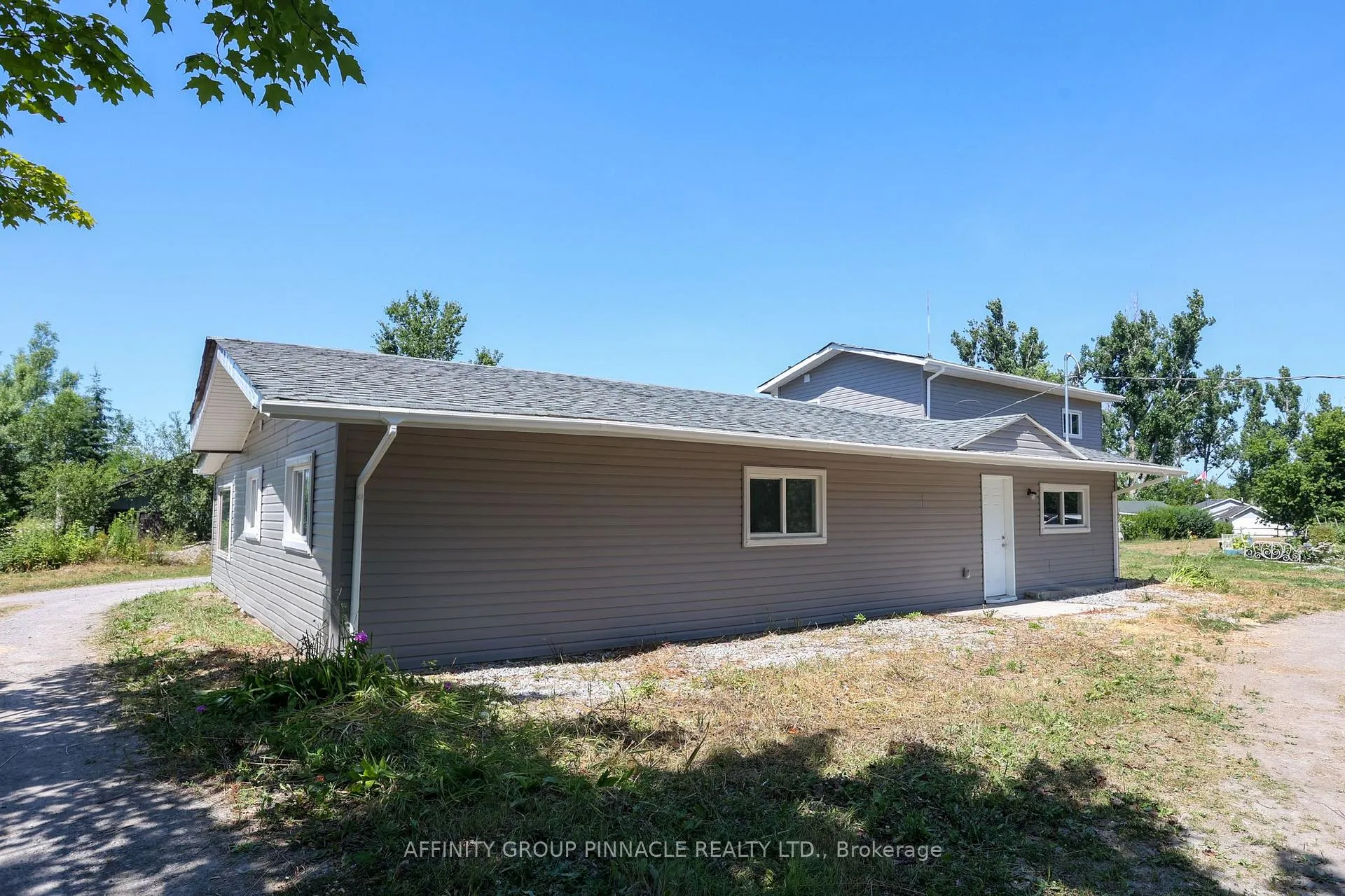 Front of Unit 2, 26 Stoney Creek Road