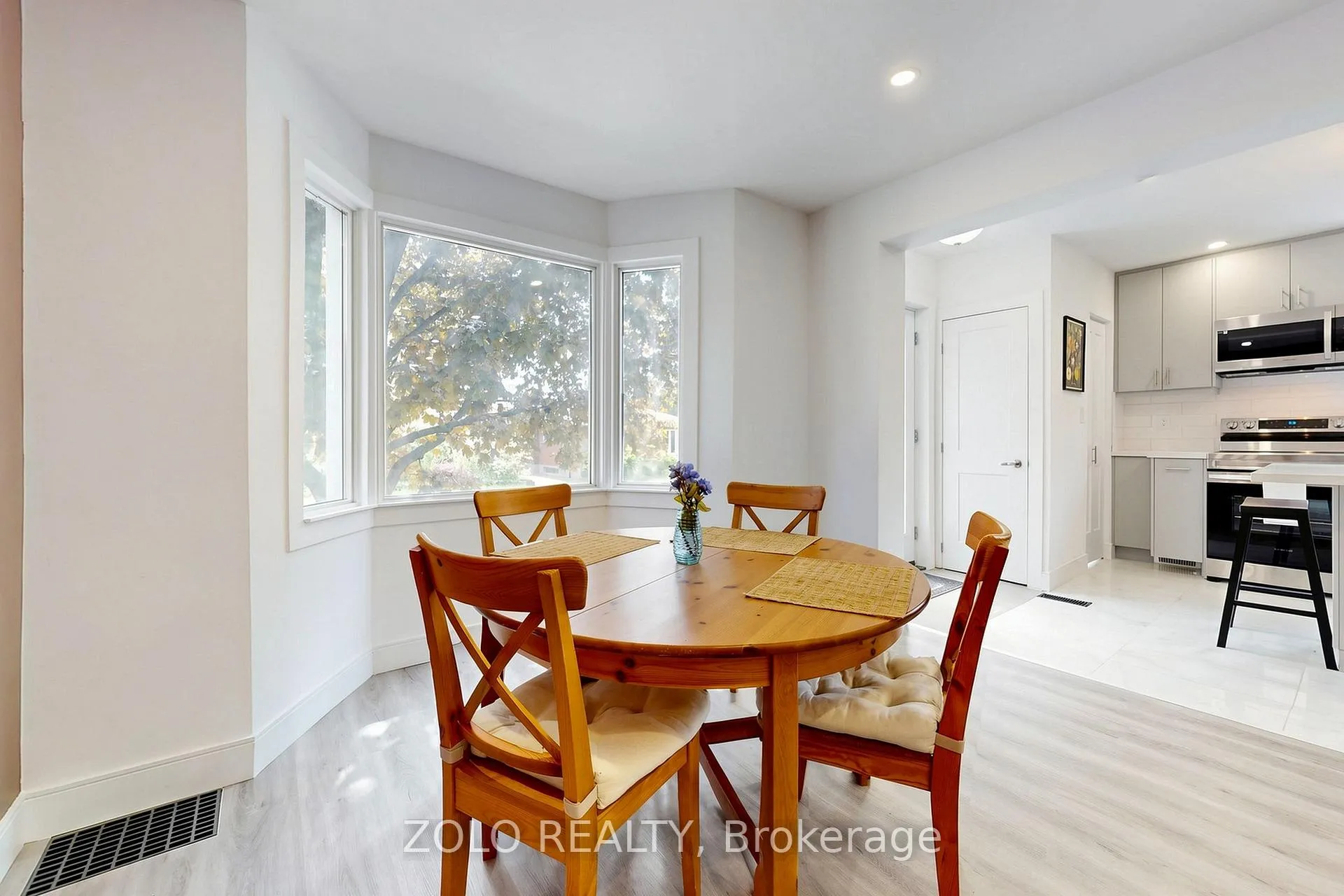 Photo 10 of 84 East 15th Street, Hamilton, Inch Park — HOMEH