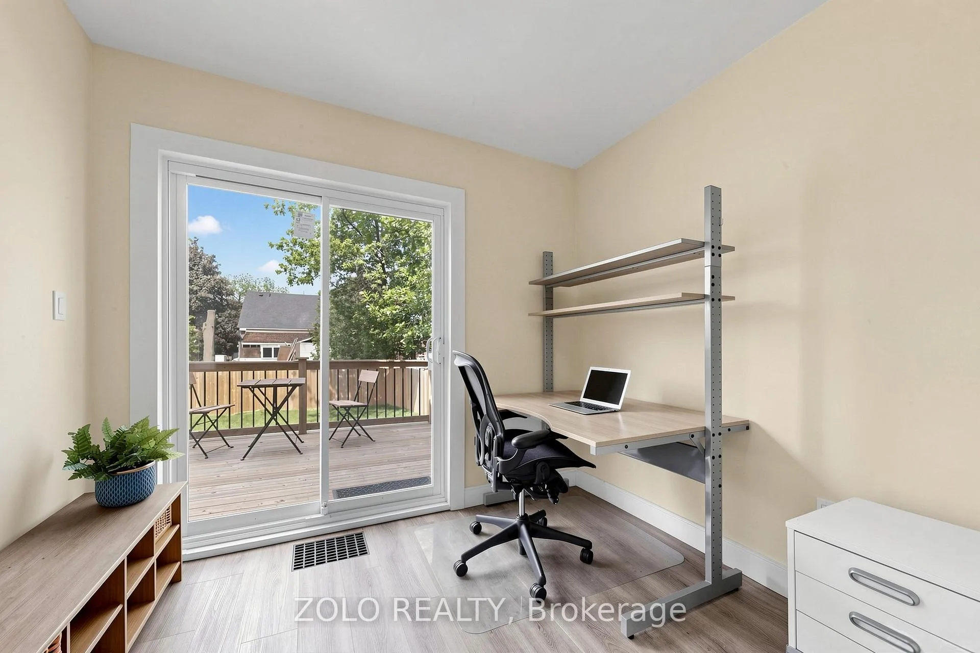 Photo 19 of 84 East 15th Street, Hamilton, Inch Park — HOMEH