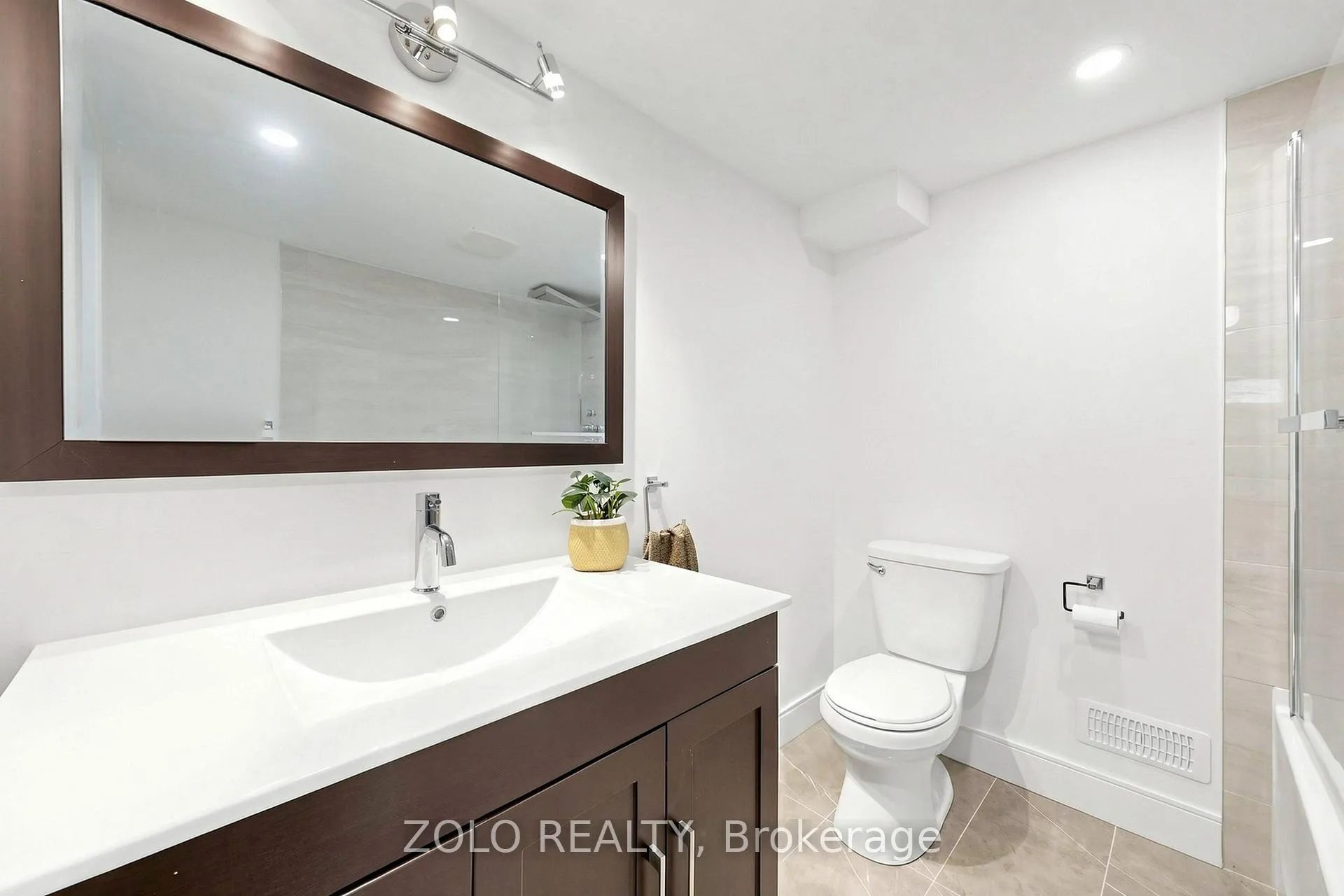 Photo 33 of 84 East 15th Street, Hamilton, Inch Park — HOMEH