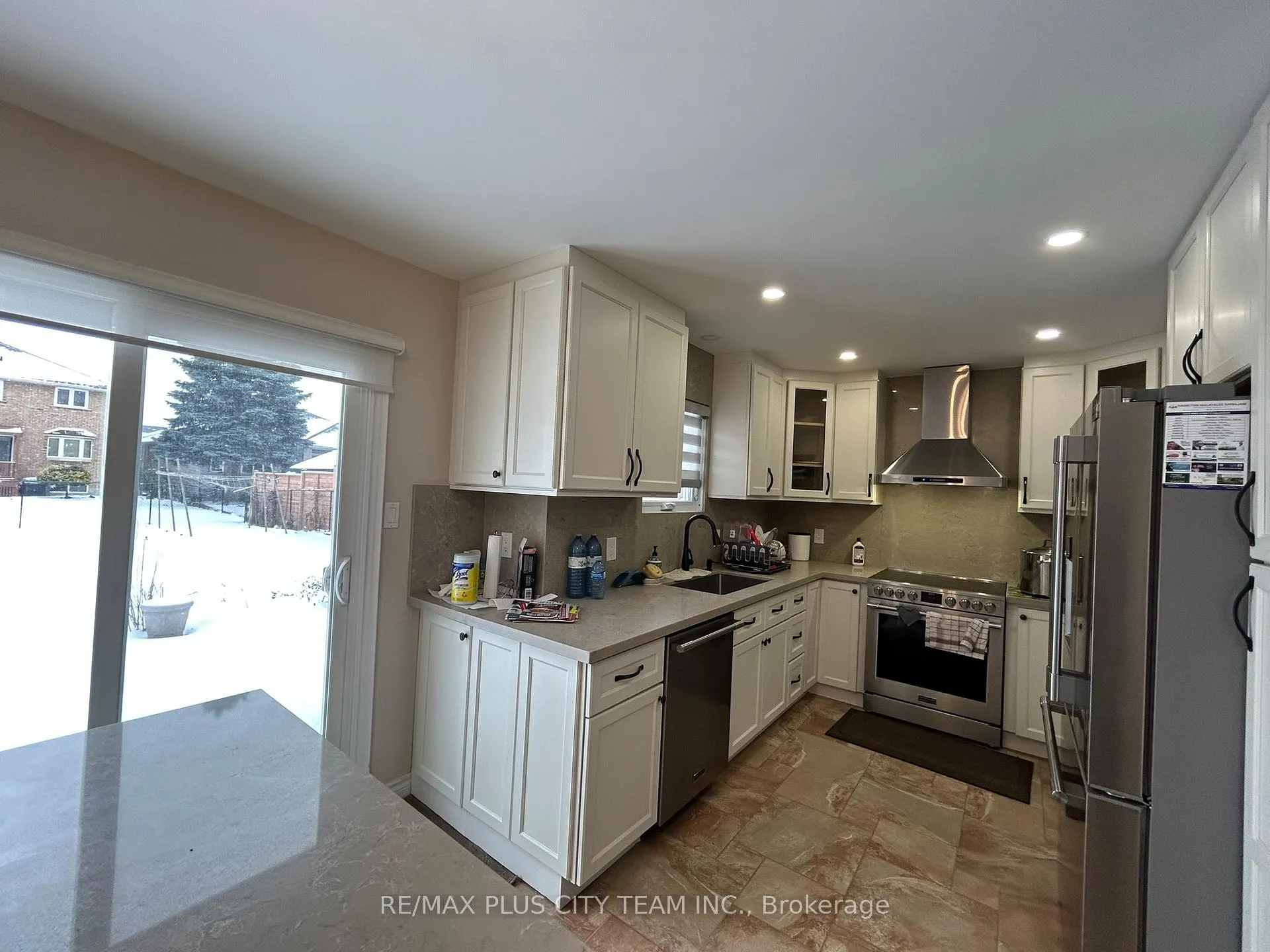 Photo 7 of 506 Dicenzo Drive, Hamilton, Ryckmans — HOMEH