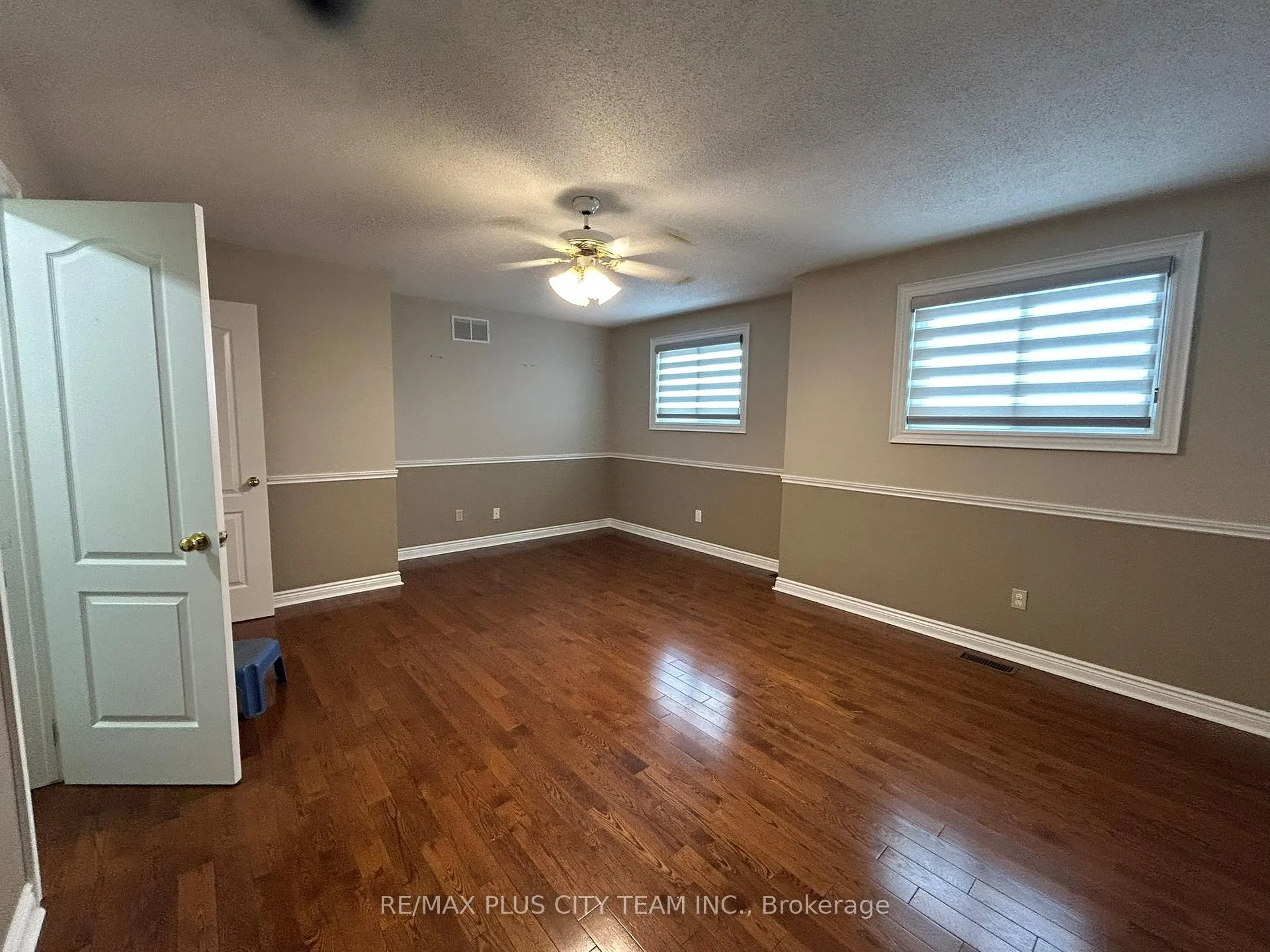 Photo 17 of 506 Dicenzo Drive, Hamilton, Ryckmans — HOMEH
