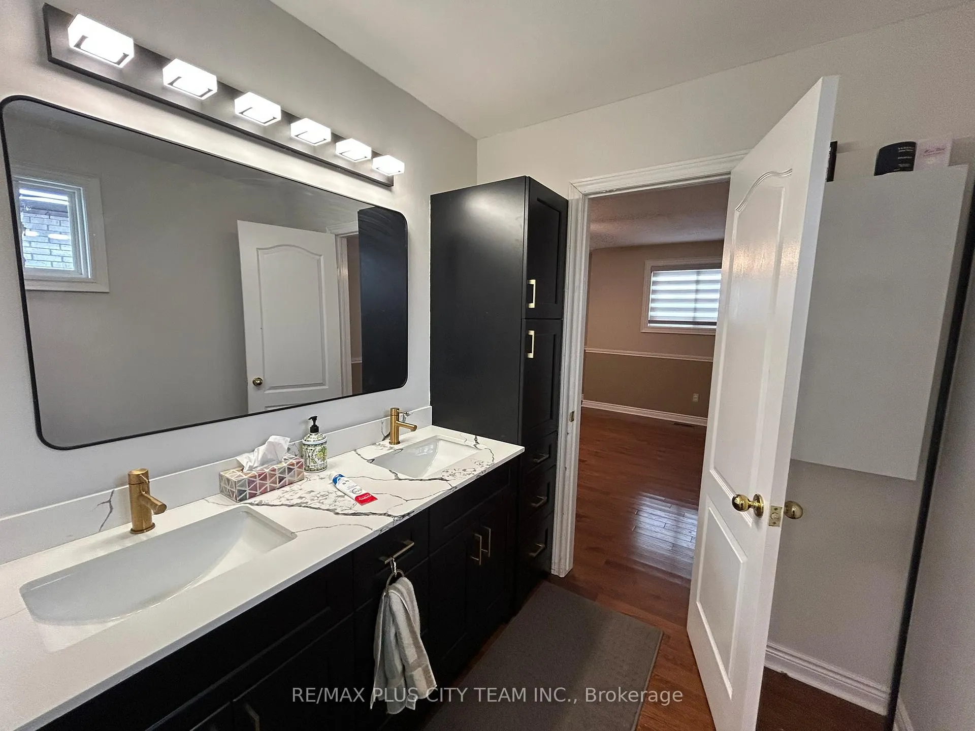 Photo 20 of 506 Dicenzo Drive, Hamilton, Ryckmans — HOMEH