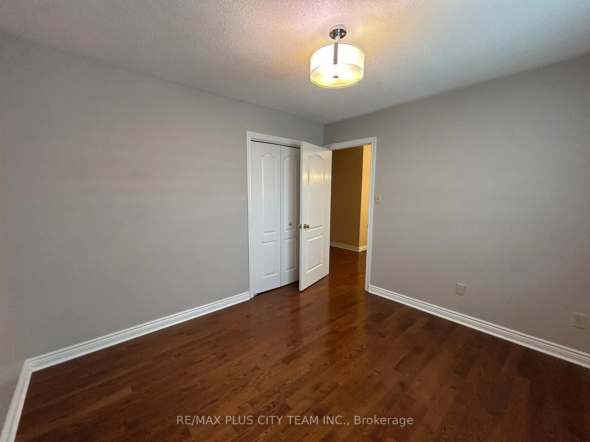 Photo 28 of 506 Dicenzo Drive, Hamilton, Ryckmans — HOMEH