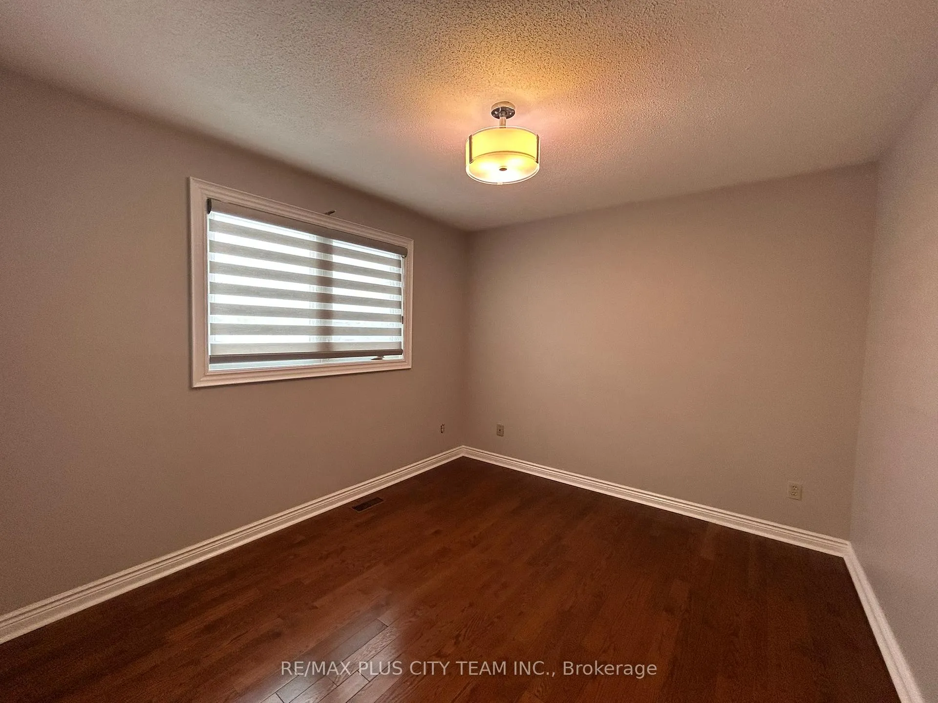 Photo 29 of 506 Dicenzo Drive, Hamilton, Ryckmans — HOMEH
