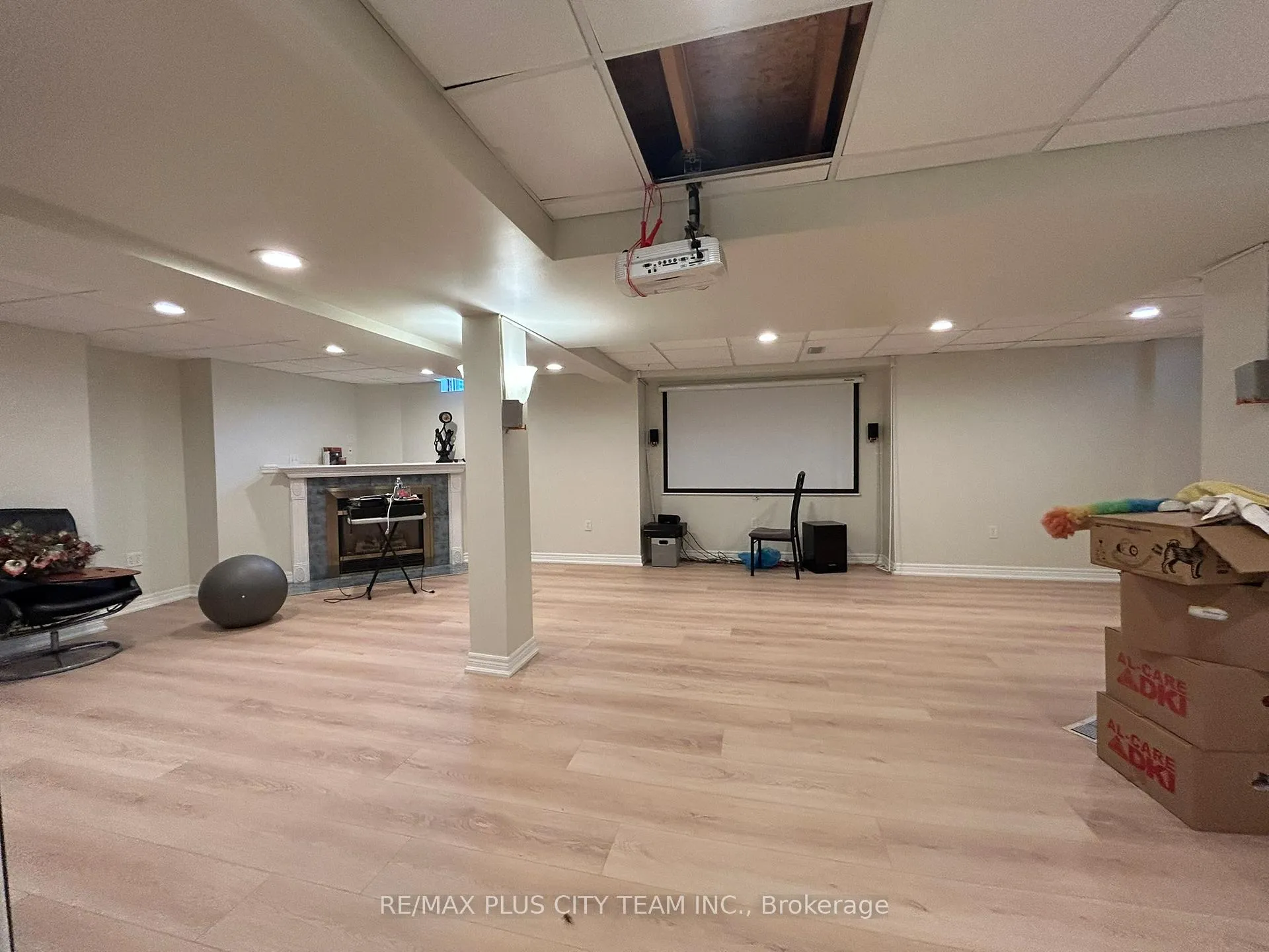 Photo 30 of 506 Dicenzo Drive, Hamilton, Ryckmans — HOMEH
