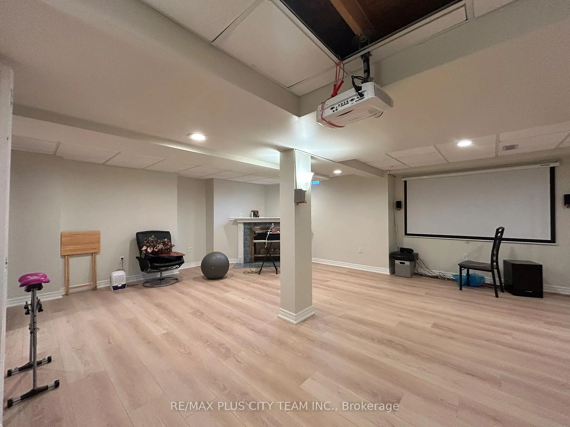 Photo 31 of 506 Dicenzo Drive, Hamilton, Ryckmans — HOMEH