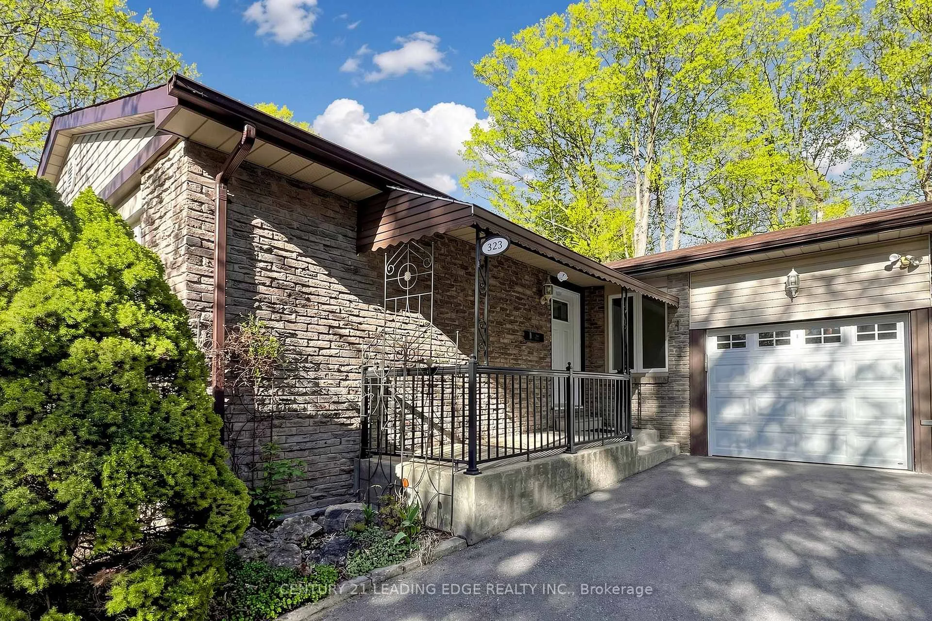 Front of 323 Waratah Avenue