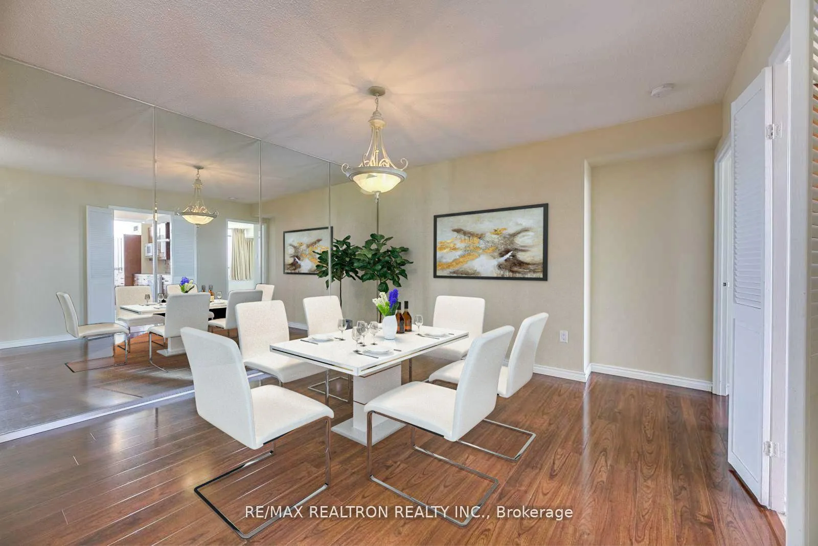 Photo 4 of Unit 1609, 7460 Bathurst Street, Vaughan, Brownridge — HOMEH