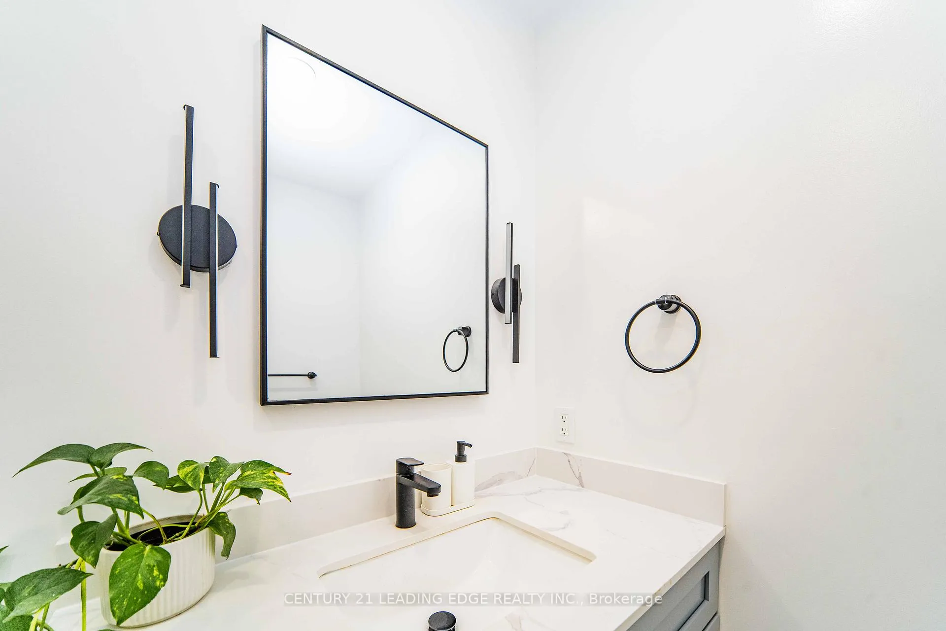 Photo 29 of 37 Landsdown Crescent, Markham, Wismer — HOMEH