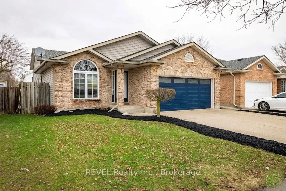 Photo 1 of 8205 Harvest Crescent, Niagara Falls, Ascot — HOMEH