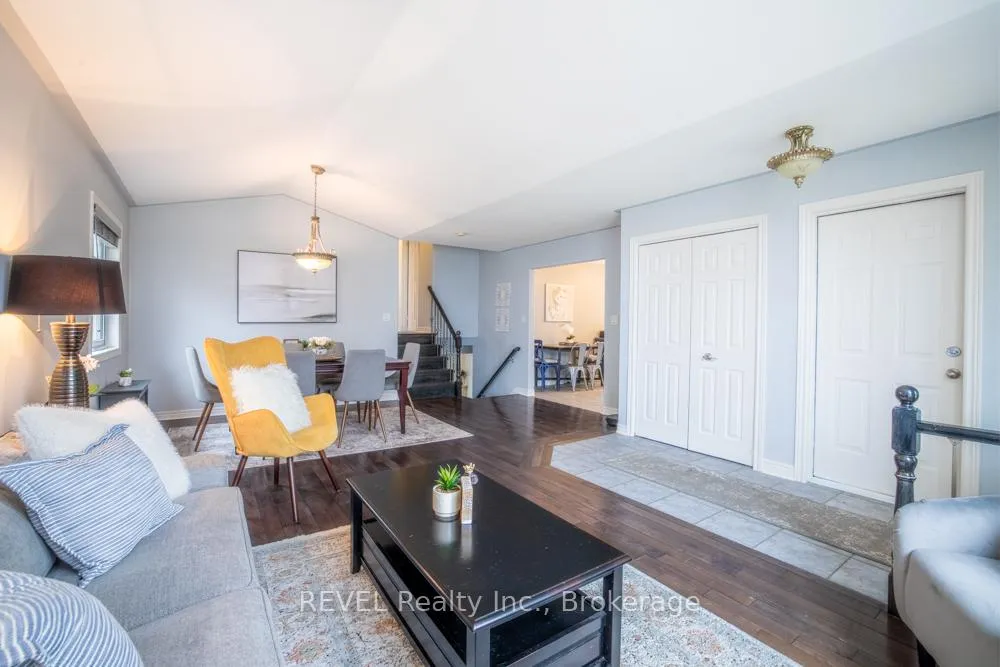 Photo 6 of 8205 Harvest Crescent, Niagara Falls, Ascot — HOMEH