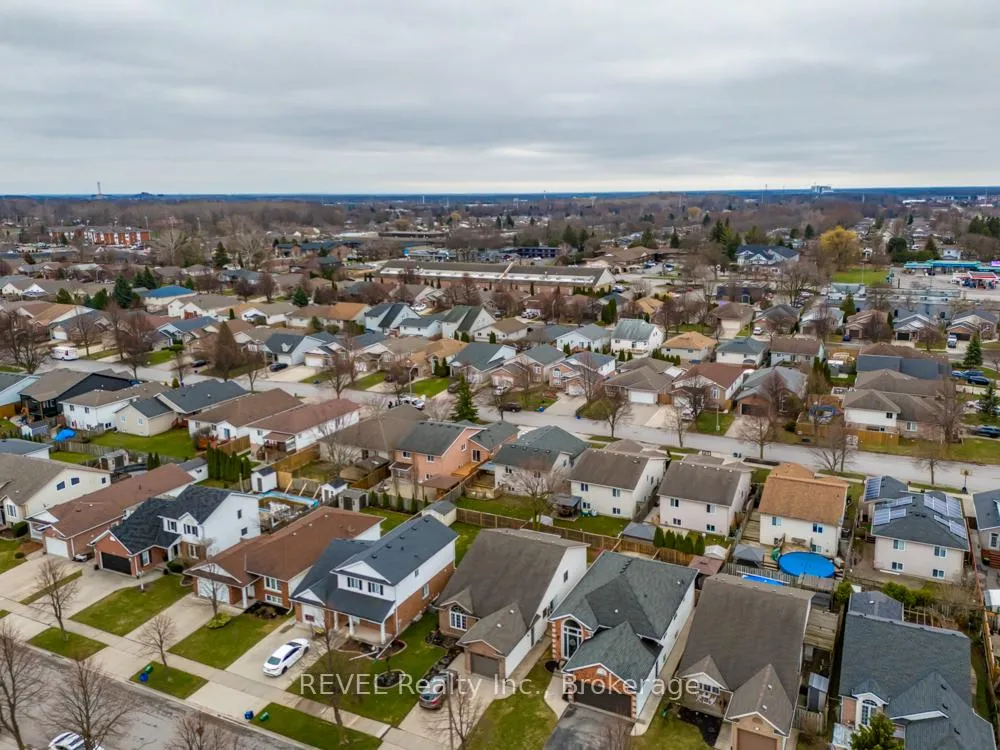 Photo 34 of 8205 Harvest Crescent, Niagara Falls, Ascot — HOMEH
