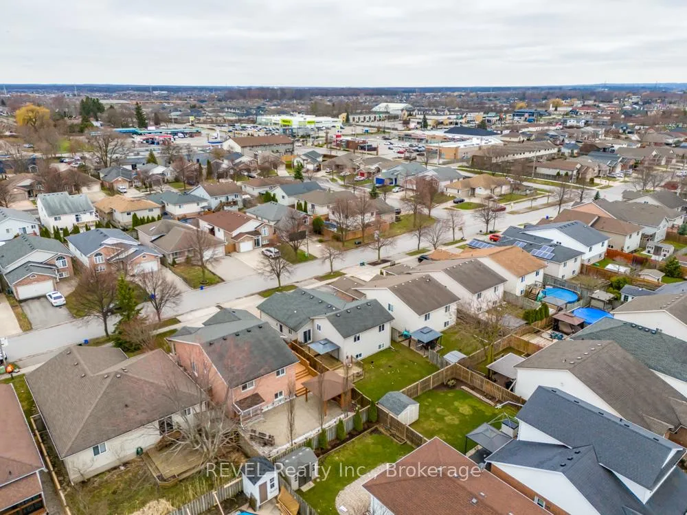 Photo 35 of 8205 Harvest Crescent, Niagara Falls, Ascot — HOMEH