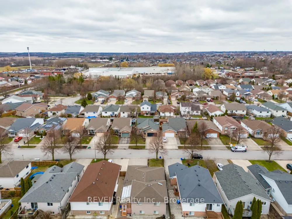 Photo 36 of 8205 Harvest Crescent, Niagara Falls, Ascot — HOMEH