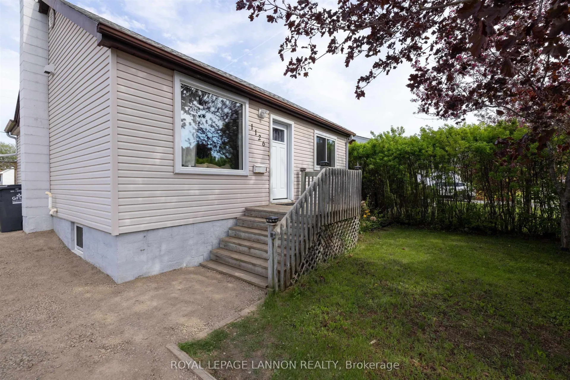 Photo 2 of 1126 Broadmore Ave, Thunder Bay, Westfort — HOMEH