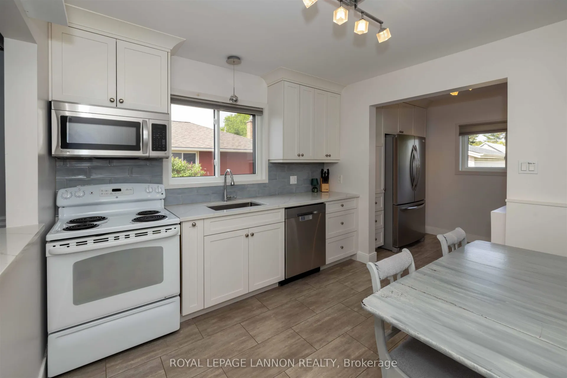 Photo 6 of 1126 Broadmore Ave, Thunder Bay, Westfort — HOMEH