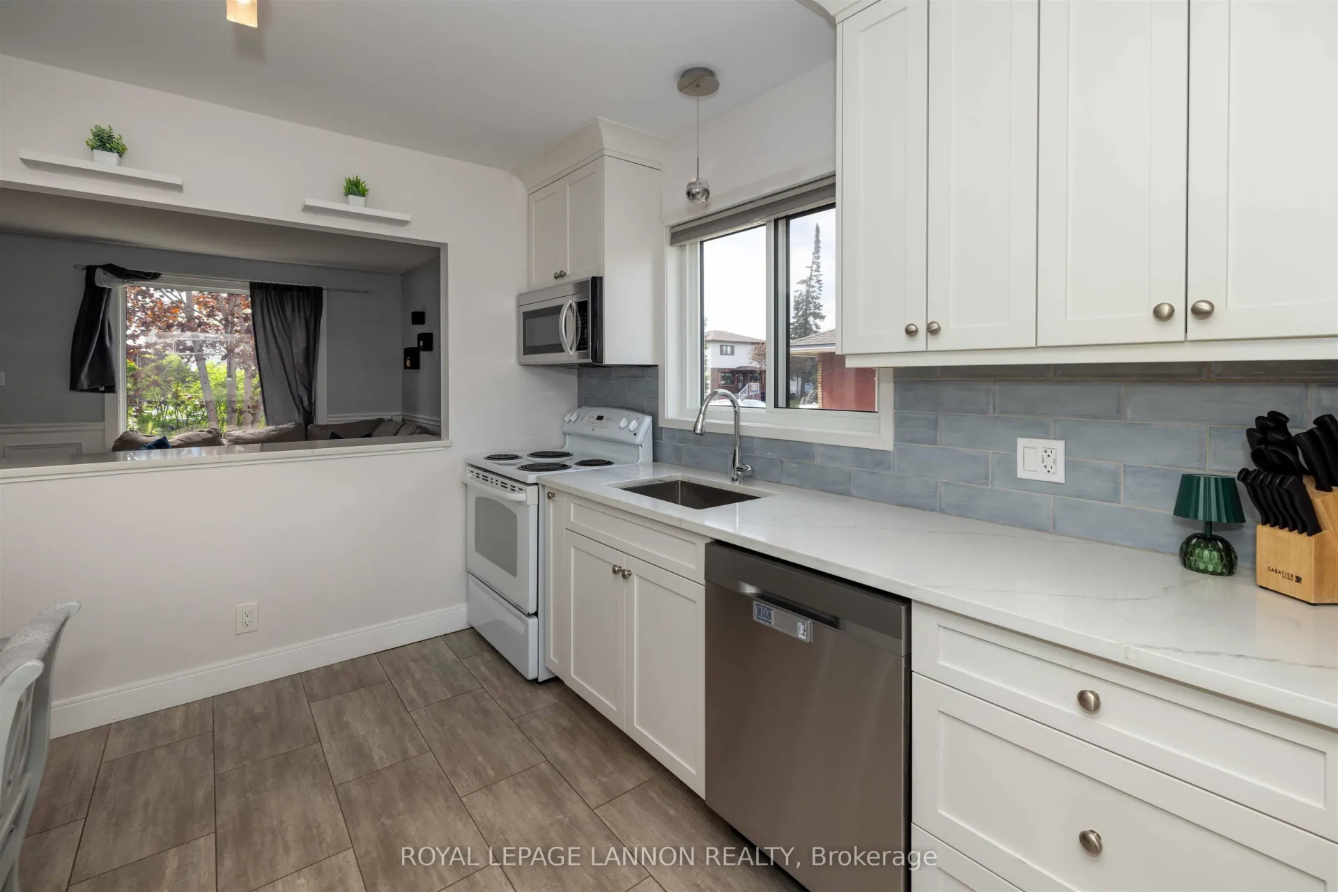 Photo 8 of 1126 Broadmore Ave, Thunder Bay, Westfort — HOMEH