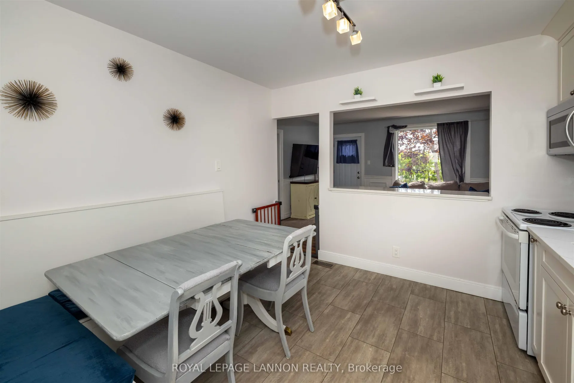 Photo 9 of 1126 Broadmore Ave, Thunder Bay, Westfort — HOMEH
