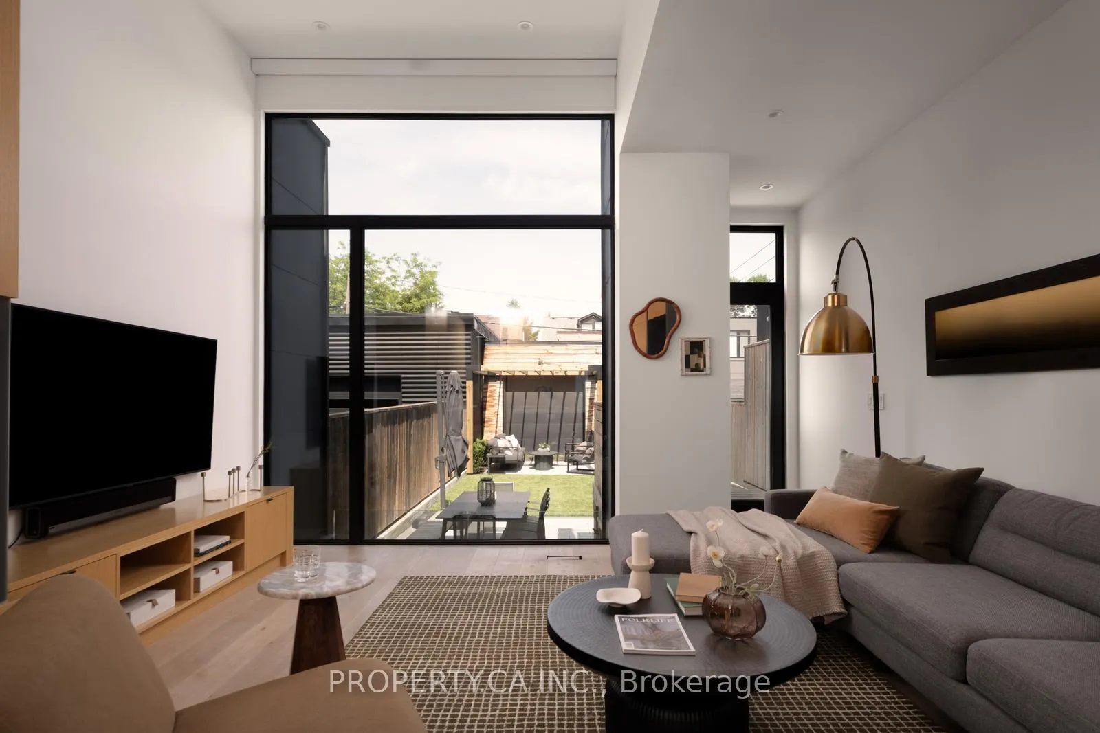 Photo 2 of 165 Lisgar Street, Toronto, Niagara — HOMEH