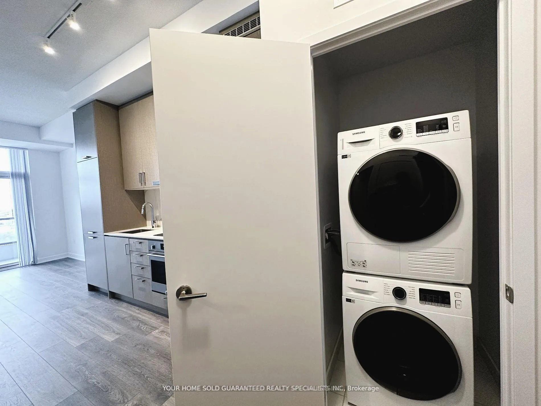 Photo 7 of Unit 1012, 60 Honeycrisp Crescent, Vaughan, Concord — HOMEH