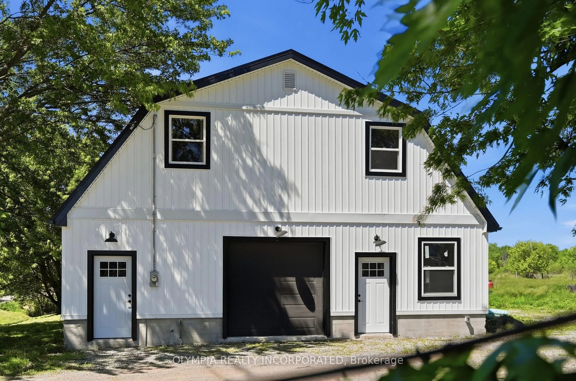 Photo 4 of 8131 Ridge Road, Niagara Falls, Schisler — HOMEH