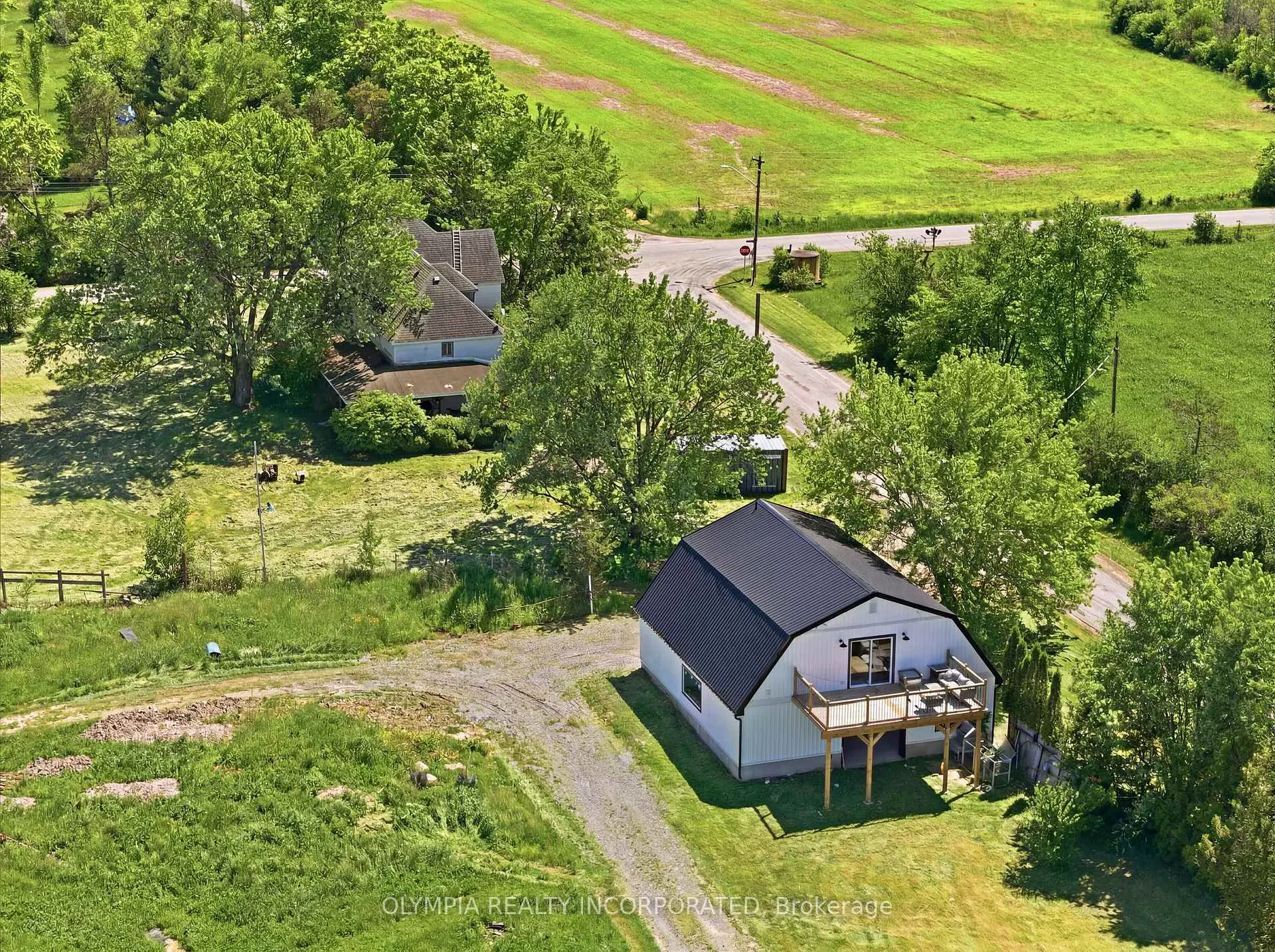 Photo 6 of 8131 Ridge Road, Niagara Falls, Schisler — HOMEH