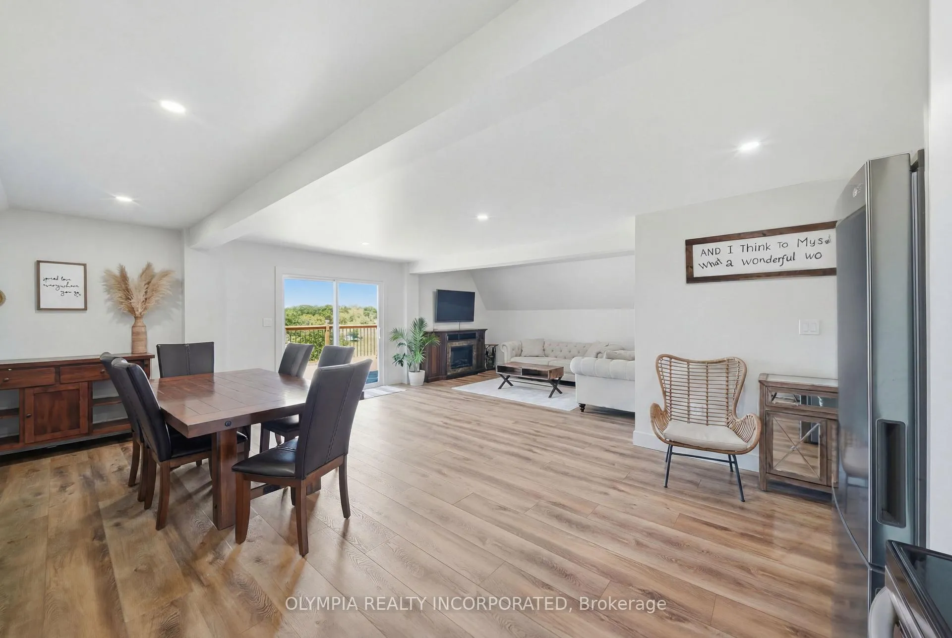 Photo 9 of 8131 Ridge Road, Niagara Falls, Schisler — HOMEH