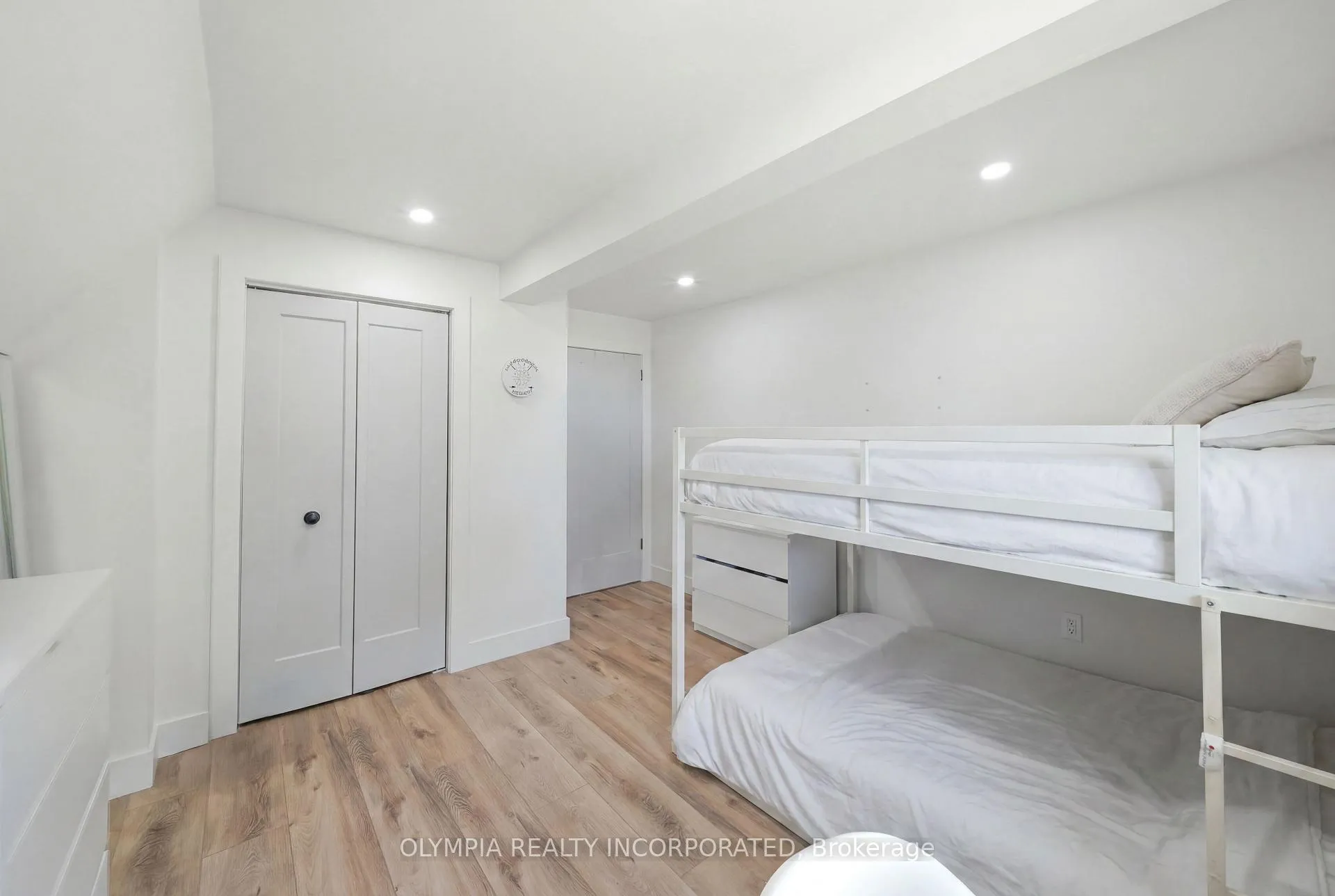 Photo 16 of 8131 Ridge Road, Niagara Falls, Schisler — HOMEH