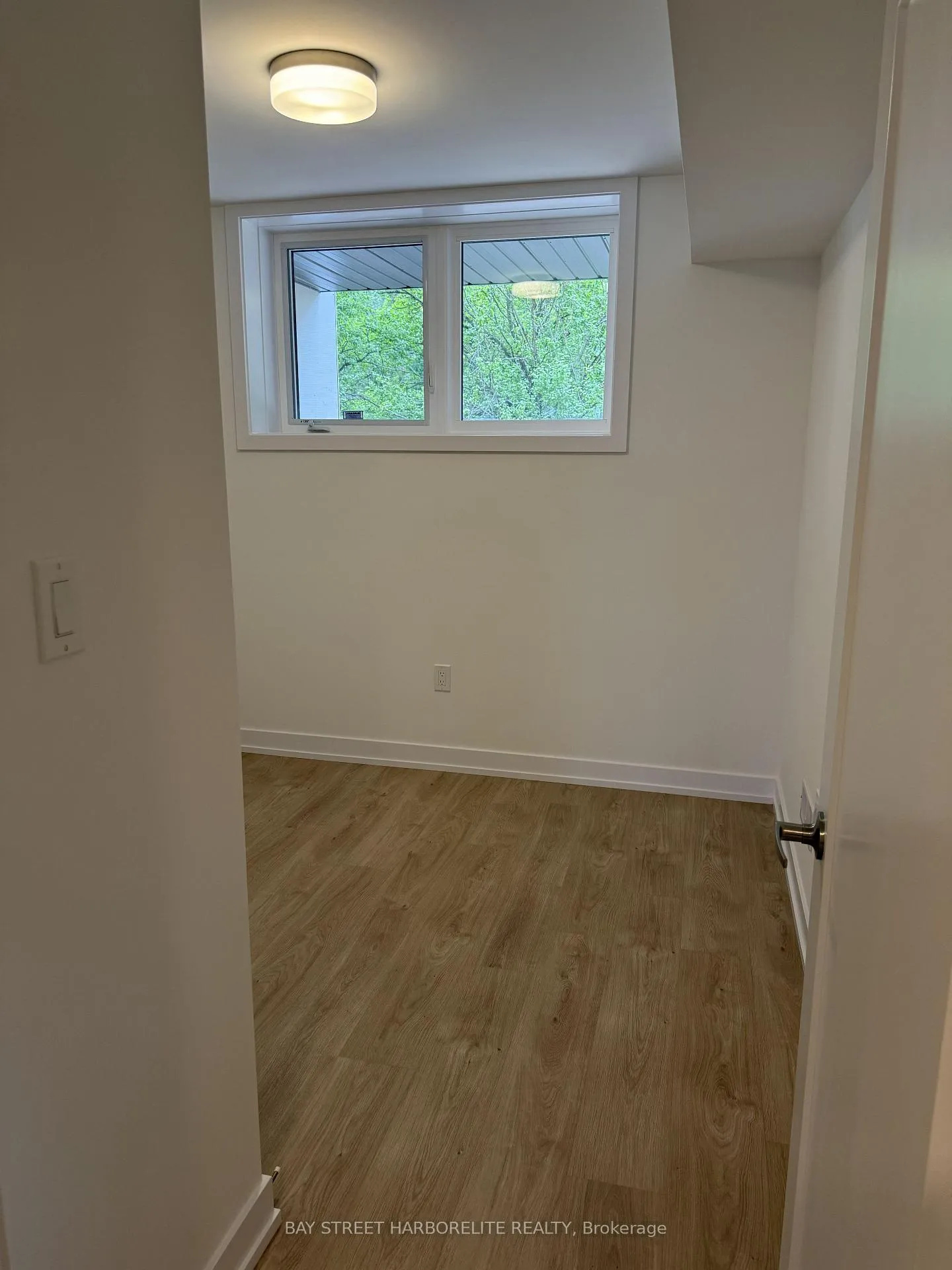 Photo 7 of Unit 115, 42 Lowes Road W, Guelph, Clairfields/Hanlon Business Park — HOMEH