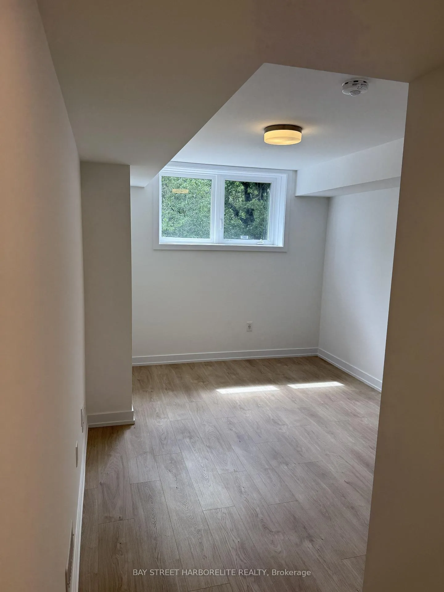 Photo 10 of Unit 115, 42 Lowes Road W, Guelph, Clairfields/Hanlon Business Park — HOMEH