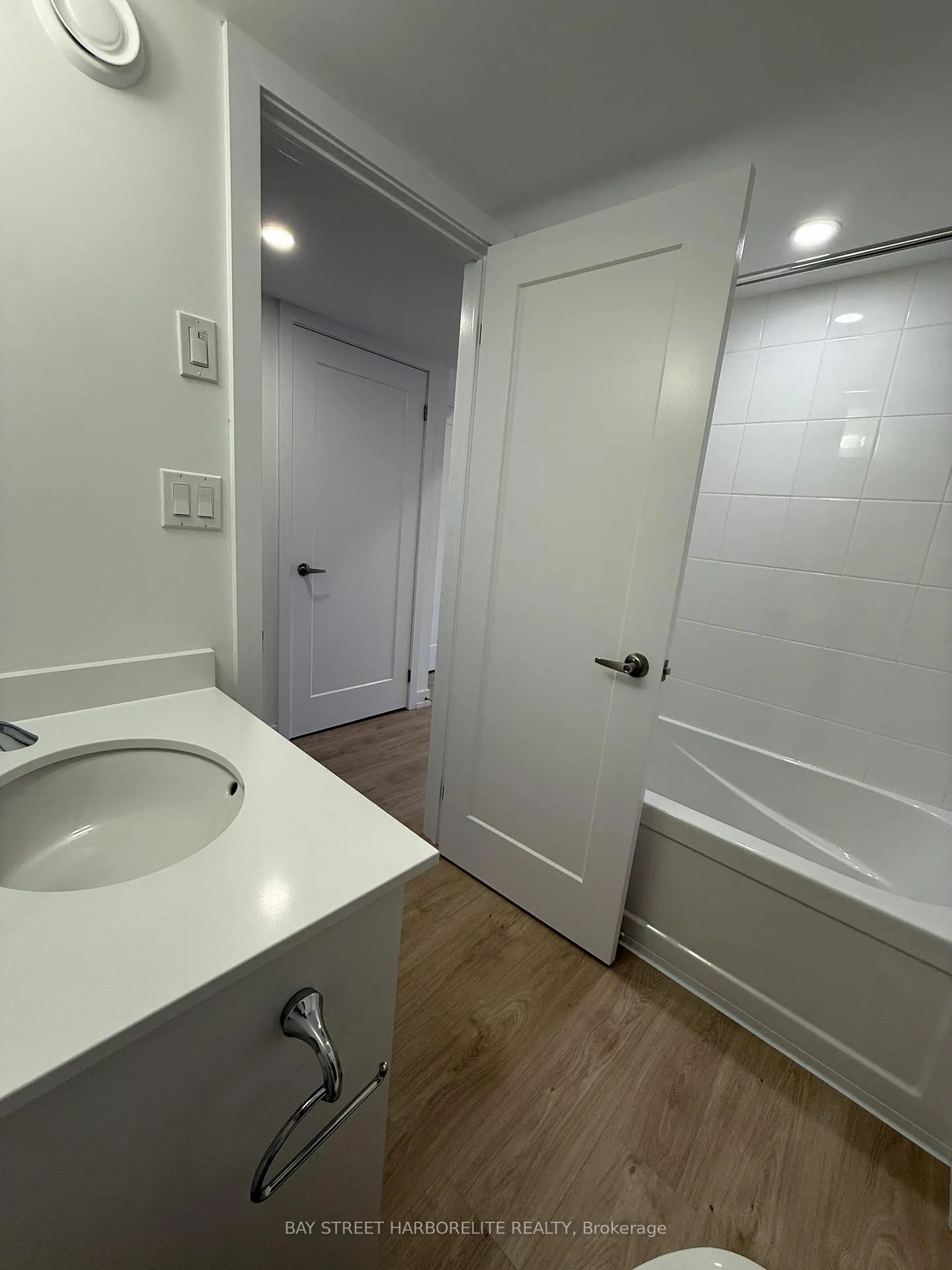 Photo 12 of Unit 115, 42 Lowes Road W, Guelph, Clairfields/Hanlon Business Park — HOMEH