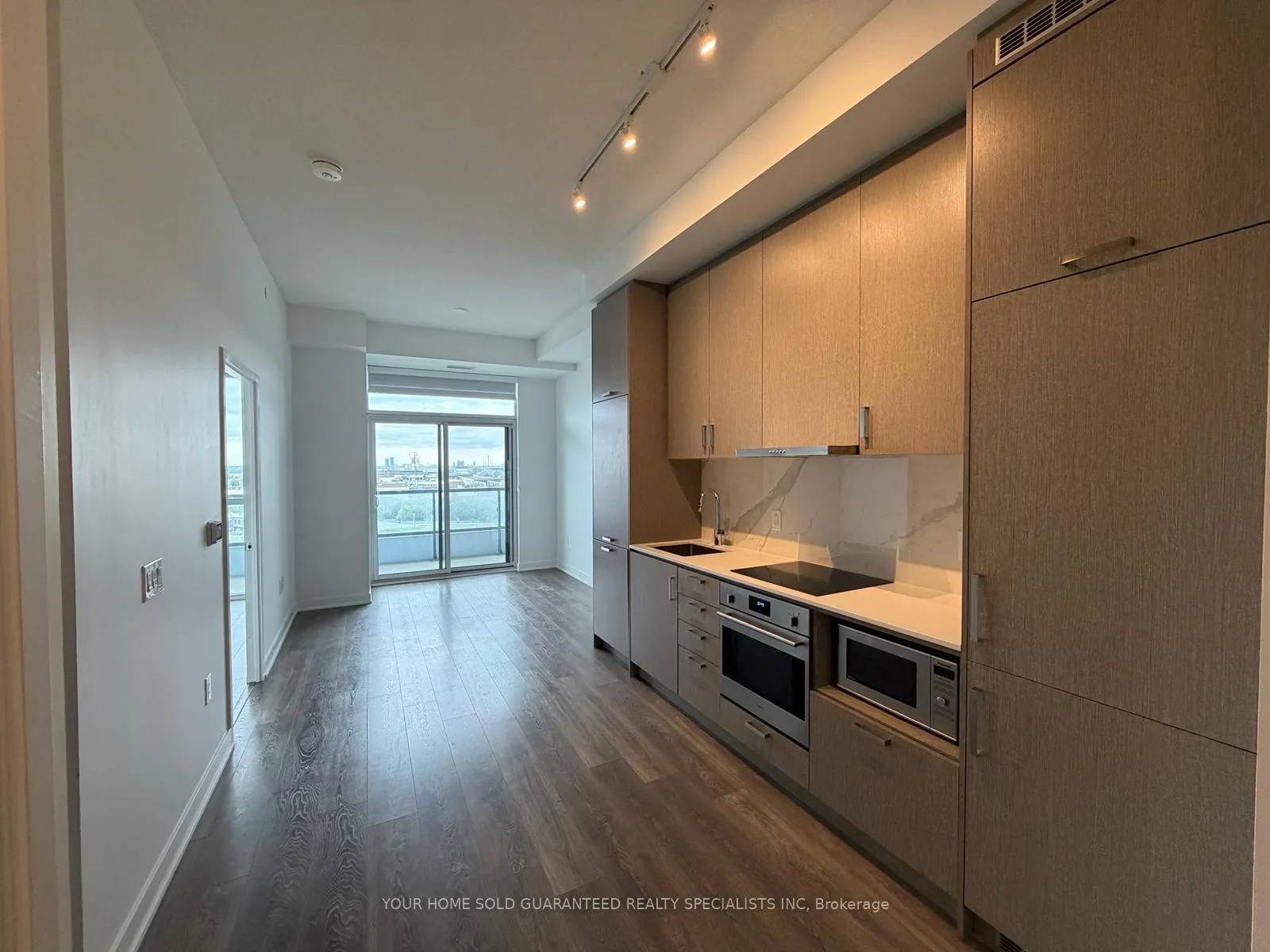 Photo 3 of Unit 1015, 60 Honeycrisp Crescent, Vaughan, Concord — HOMEH