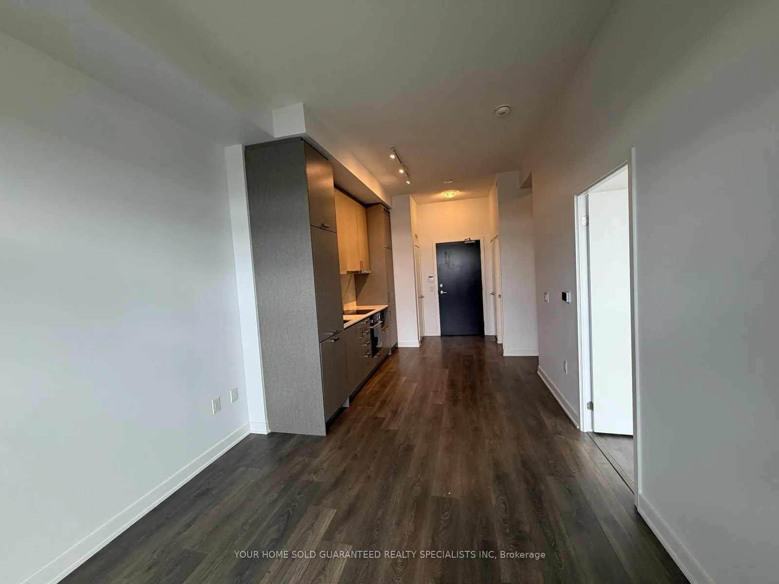 Photo 4 of Unit 1015, 60 Honeycrisp Crescent, Vaughan, Concord — HOMEH