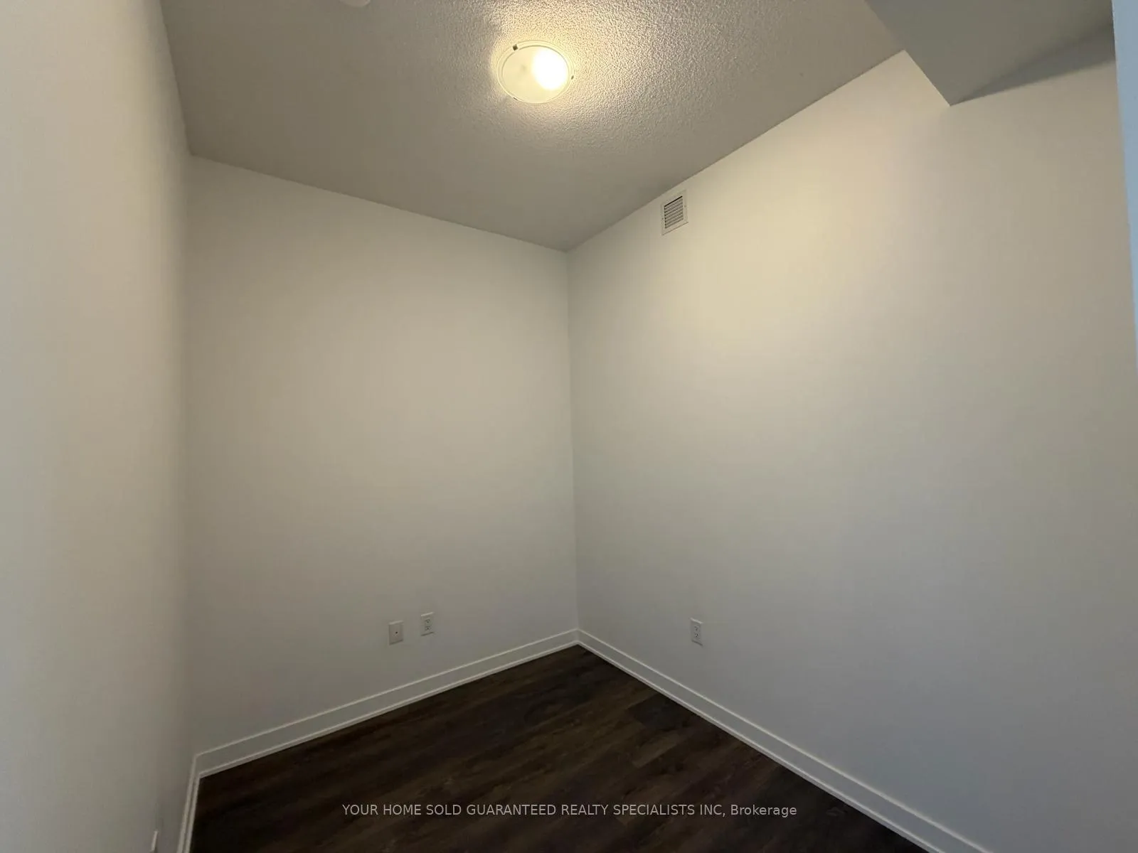 Photo 5 of Unit 1015, 60 Honeycrisp Crescent, Vaughan, Concord — HOMEH