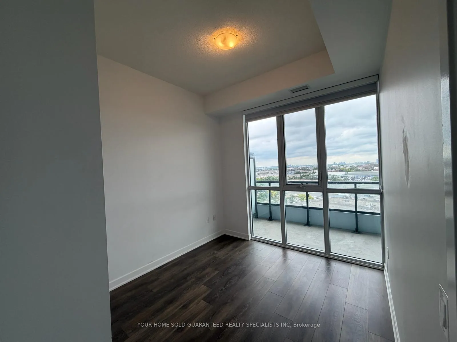Photo 6 of Unit 1015, 60 Honeycrisp Crescent, Vaughan, Concord — HOMEH